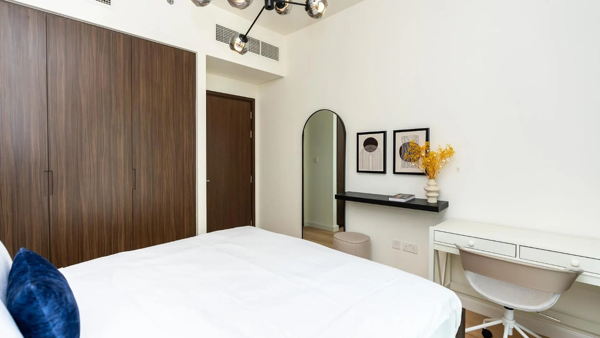 Citihome - 1Br Brand New Apartment At Creek Edge Dubai