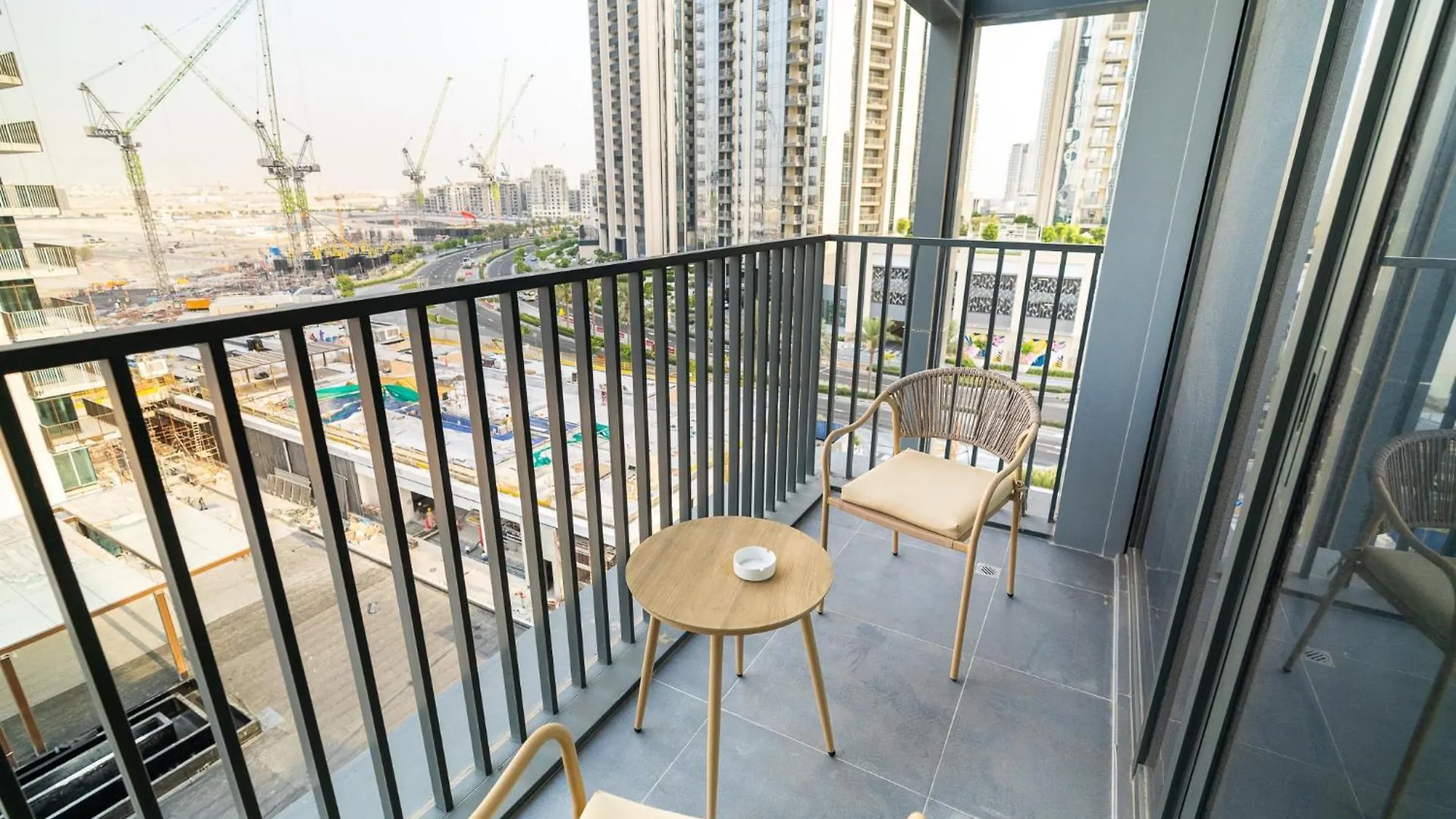 Citihome - 1Br Brand New Apartment At Creek Edge Dubai