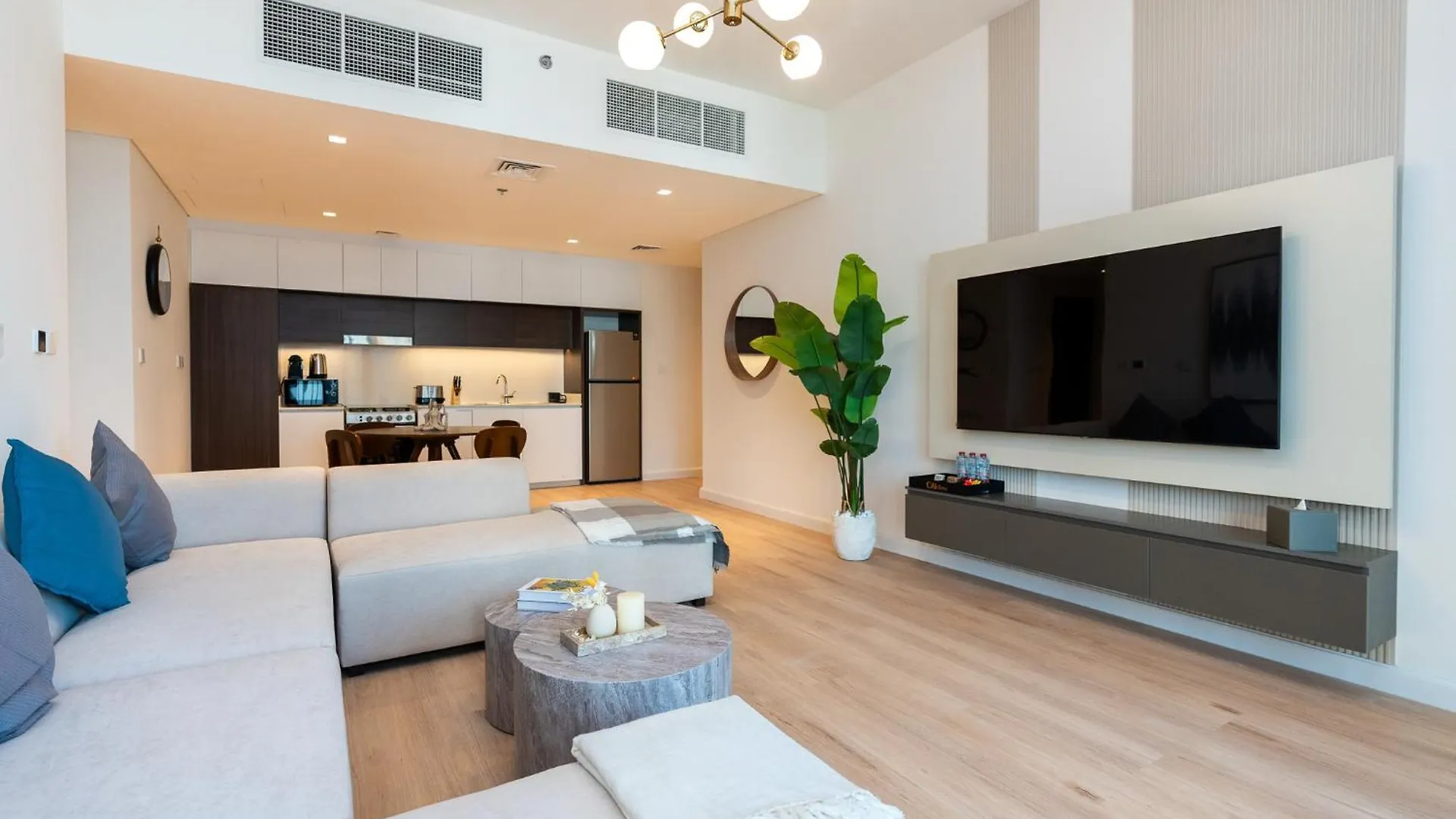 Citihome - 1Br Brand New Apartment At Creek Edge Dubai